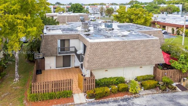 8107 SW 23rd Ct 29D, North Lauderdale, FL 33068