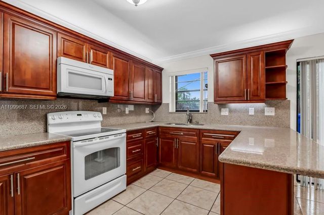 8107 SW 23rd Ct 29D, North Lauderdale, FL 33068