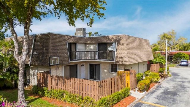 8107 SW 23rd Ct 29D, North Lauderdale, FL 33068