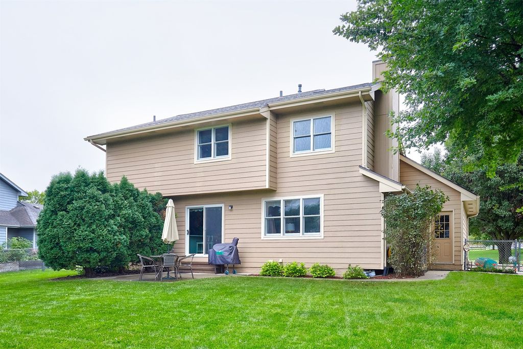504 SW Maplewood Drive, Grimes, IA 50111