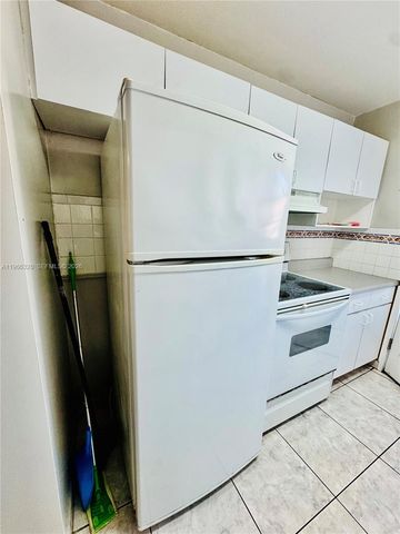 3922 NE 166th St S102, North Miami Beach, FL 33160