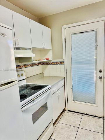 3922 NE 166th St S102, North Miami Beach, FL 33160