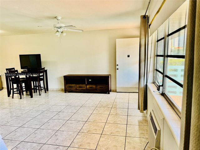 3922 NE 166th St S102, North Miami Beach, FL 33160