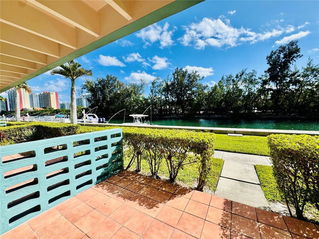 3922 NE 166th St S102, North Miami Beach, FL 33160