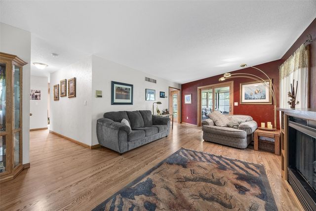 1951 Lake Manor Road NE, Solon, IA 52333