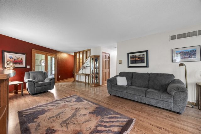 1951 Lake Manor Road NE, Solon, IA 52333