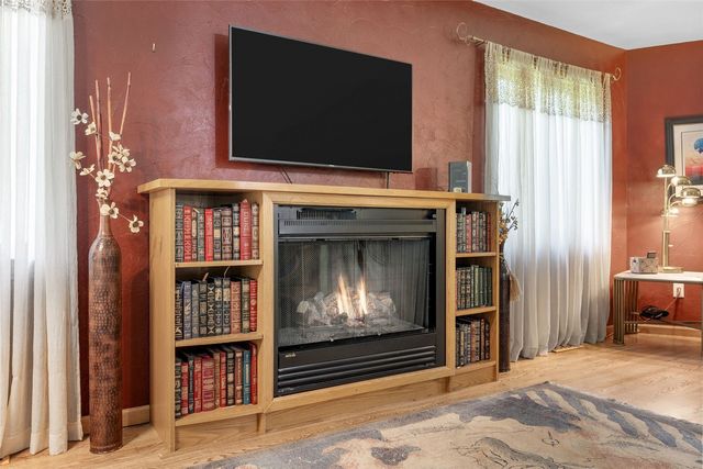 1951 Lake Manor Road NE, Solon, IA 52333