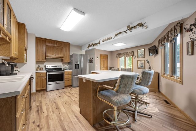 1951 Lake Manor Road NE, Solon, IA 52333