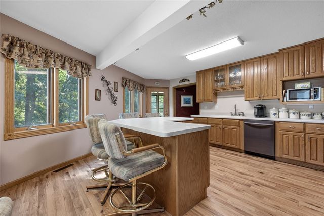 1951 Lake Manor Road NE, Solon, IA 52333