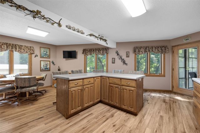 1951 Lake Manor Road NE, Solon, IA 52333