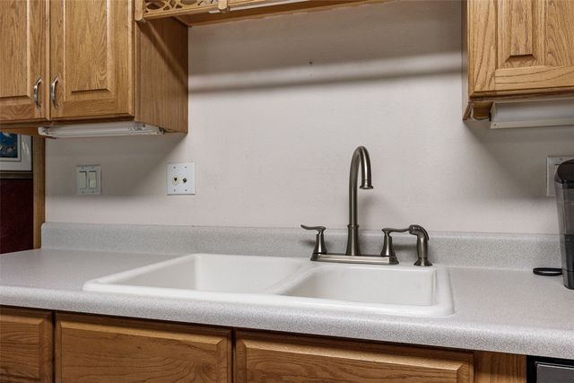 1951 Lake Manor Road NE, Solon, IA 52333