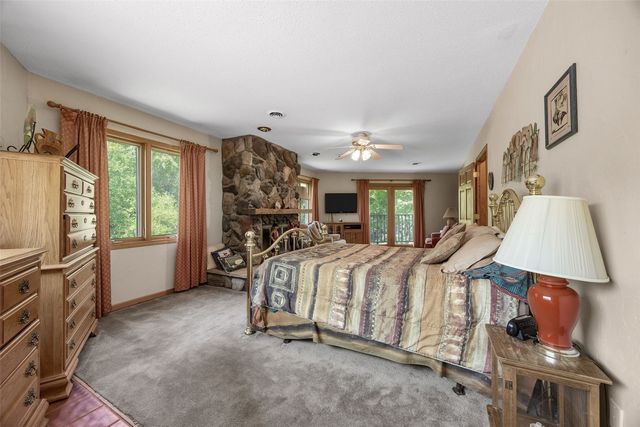 1951 Lake Manor Road NE, Solon, IA 52333