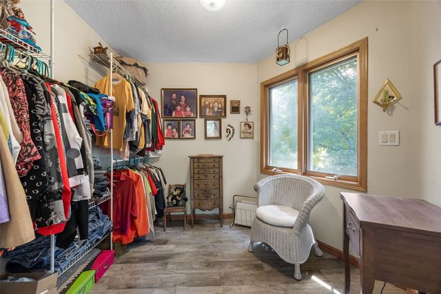 1951 Lake Manor Road NE, Solon, IA 52333