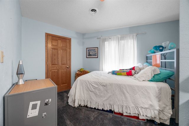 1951 Lake Manor Road NE, Solon, IA 52333