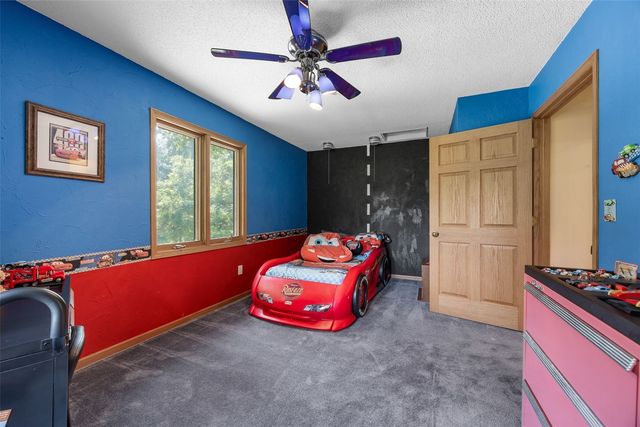 1951 Lake Manor Road NE, Solon, IA 52333