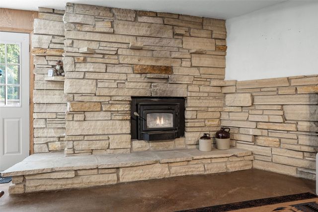 1951 Lake Manor Road NE, Solon, IA 52333