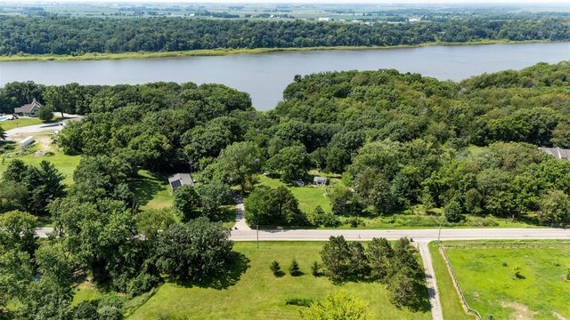 1951 Lake Manor Road NE, Solon, IA 52333