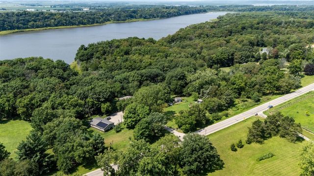 1951 Lake Manor Road NE, Solon, IA 52333