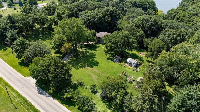 1951 Lake Manor Road NE, Solon, IA 52333