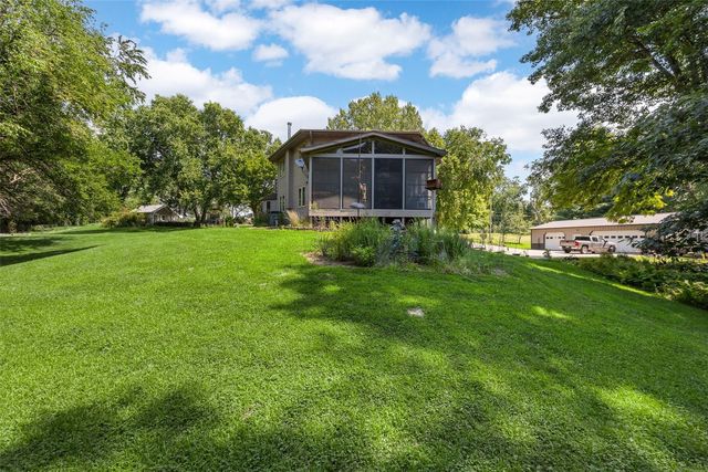 1951 Lake Manor Road NE, Solon, IA 52333