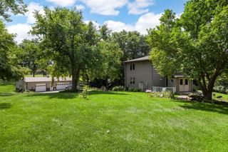 1951 Lake Manor Road NE, Solon, IA 52333