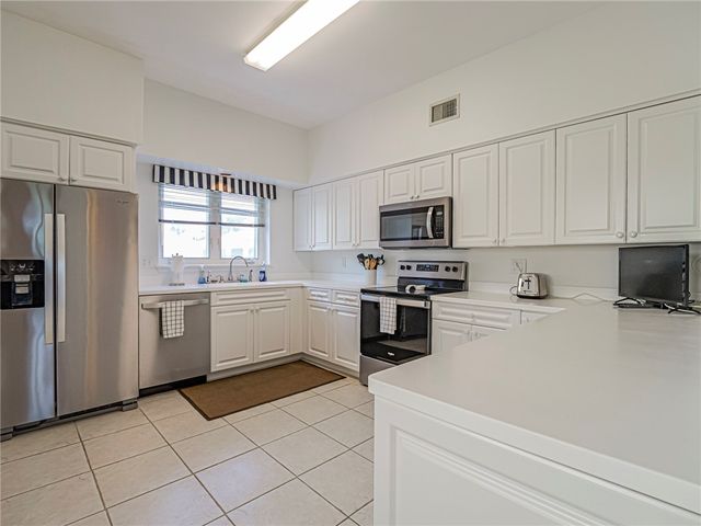 5035 Harmony Circle 101, Vero Beach, FL 32967