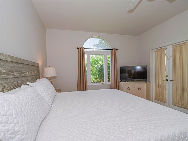 5035 Harmony Circle 101, Vero Beach, FL 32967