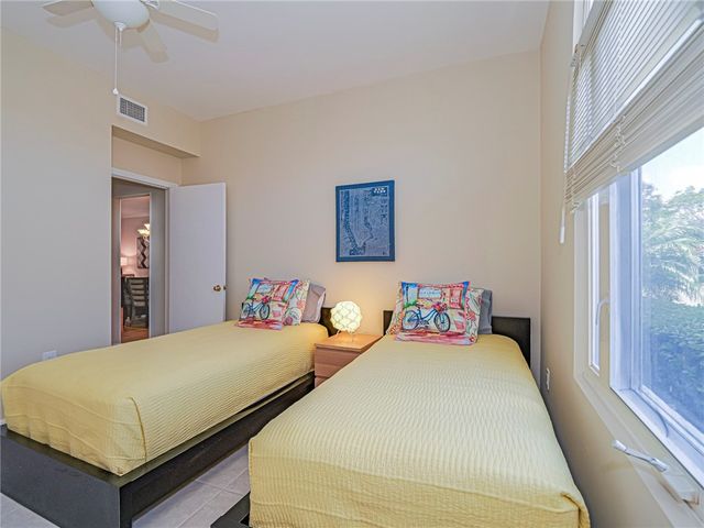 5035 Harmony Circle 101, Vero Beach, FL 32967