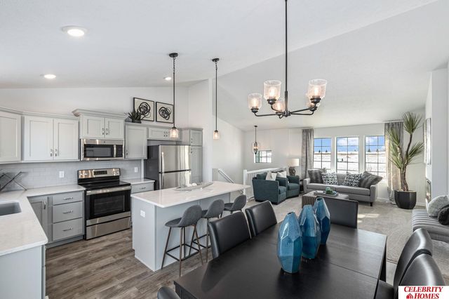 8212 N 175 Avenue, Bennington, NE 68007