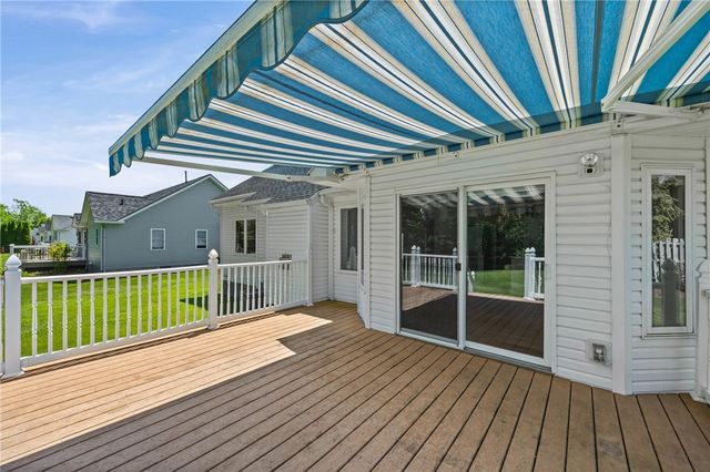 88 Leamington Circle, Greece, NY 14626