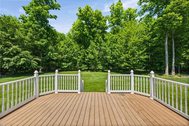 88 Leamington Circle, Greece, NY 14626