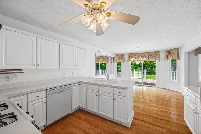 88 Leamington Circle, Greece, NY 14626
