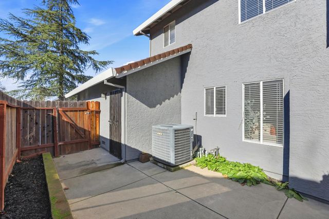 7300 Saltgrass Way, Elk Grove, CA 95758