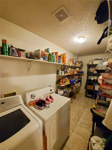 1424 Bumble Bee Drive, Lancaster, TX 75134