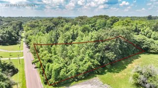 2200 Henry Street, Alton, IL 62002