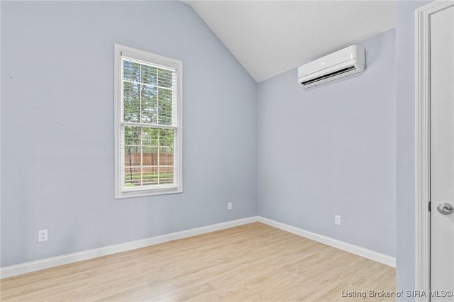 2459 WOODS EDGE Drive, Madison, IN 47250