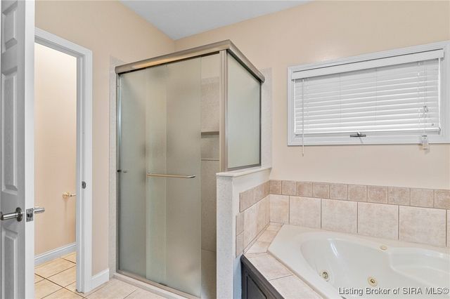 2459 WOODS EDGE Drive, Madison, IN 47250