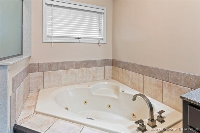 2459 WOODS EDGE Drive, Madison, IN 47250