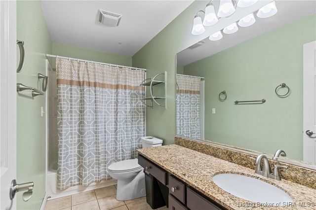 2459 WOODS EDGE Drive, Madison, IN 47250