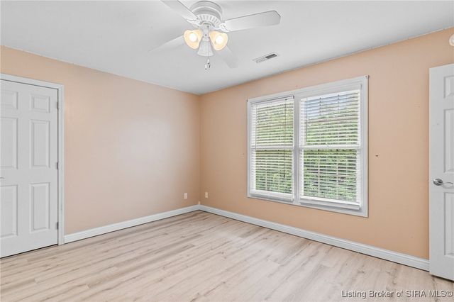 2459 WOODS EDGE Drive, Madison, IN 47250