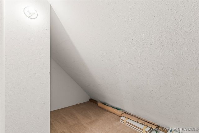 2459 WOODS EDGE Drive, Madison, IN 47250