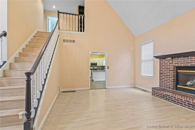 2459 WOODS EDGE Drive, Madison, IN 47250