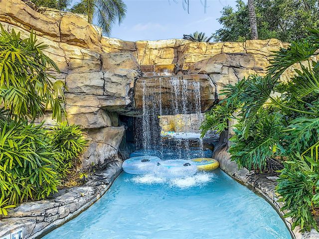 8033 TWIN EAGLES LOOP, Reunion, FL 34747