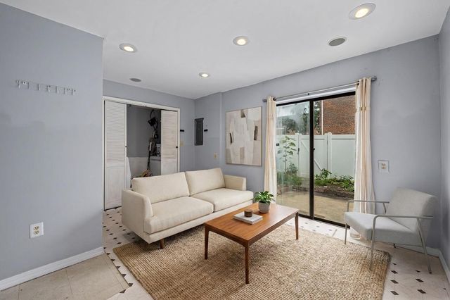 9338 CANTERBURY RDNG, Laurel, MD 20723