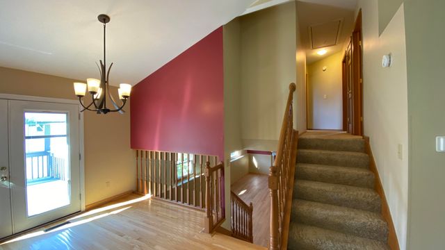 303 Pinehurst Court E, Valparaiso, IN 46383