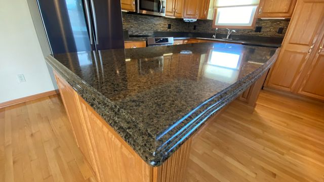 303 Pinehurst Court E, Valparaiso, IN 46383