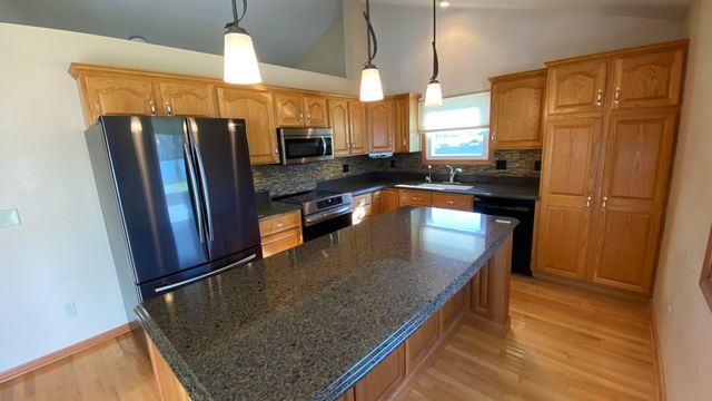 303 Pinehurst Court E, Valparaiso, IN 46383