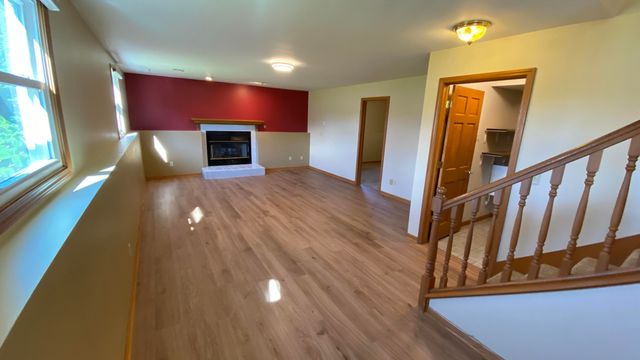303 Pinehurst Court E, Valparaiso, IN 46383
