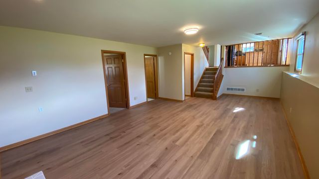 303 Pinehurst Court E, Valparaiso, IN 46383