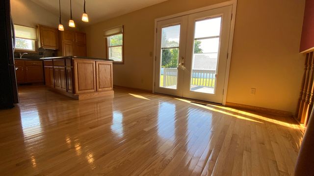 303 Pinehurst Court E, Valparaiso, IN 46383
